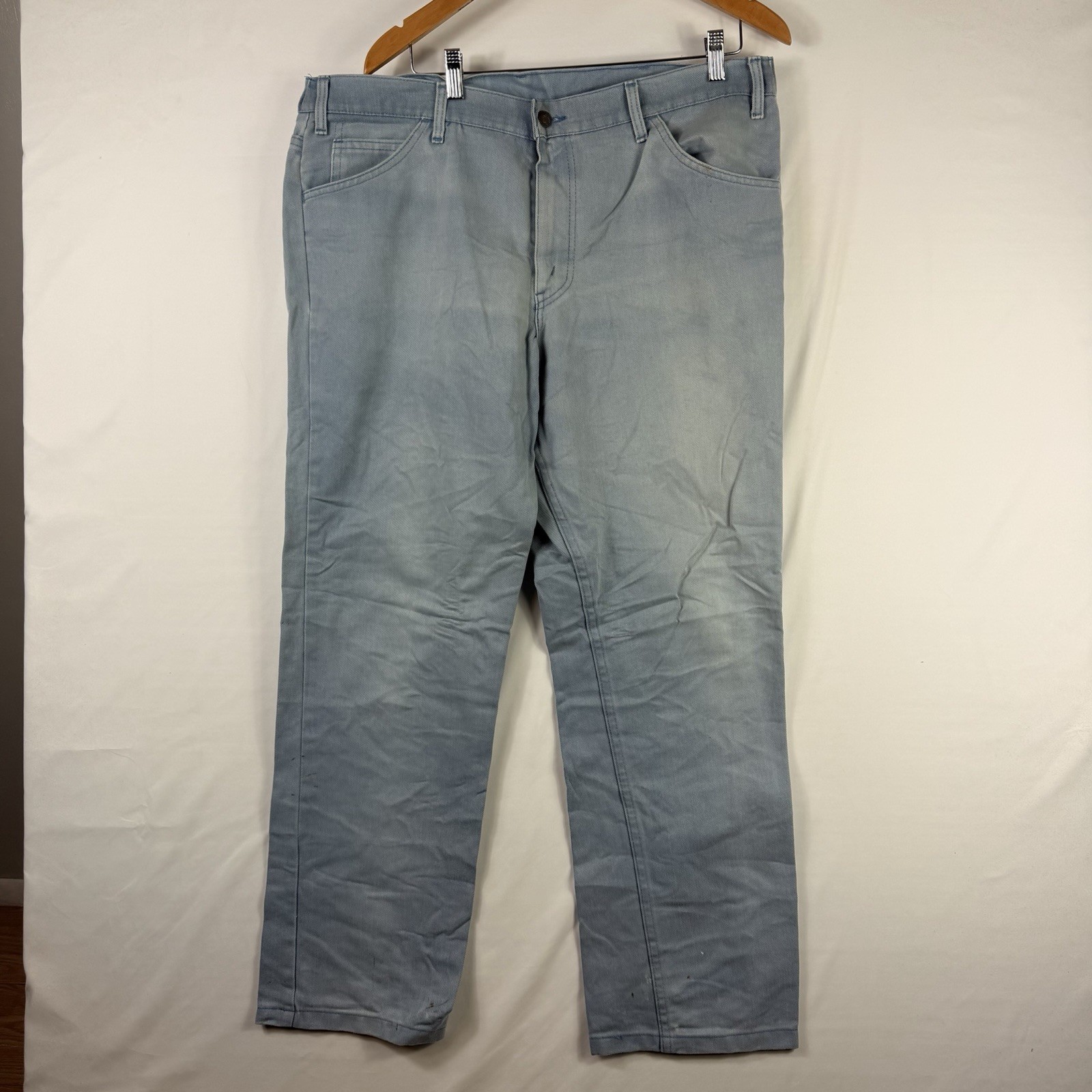 's 42x32 Loose Fit Straight Leg Blue Light Wash Denim