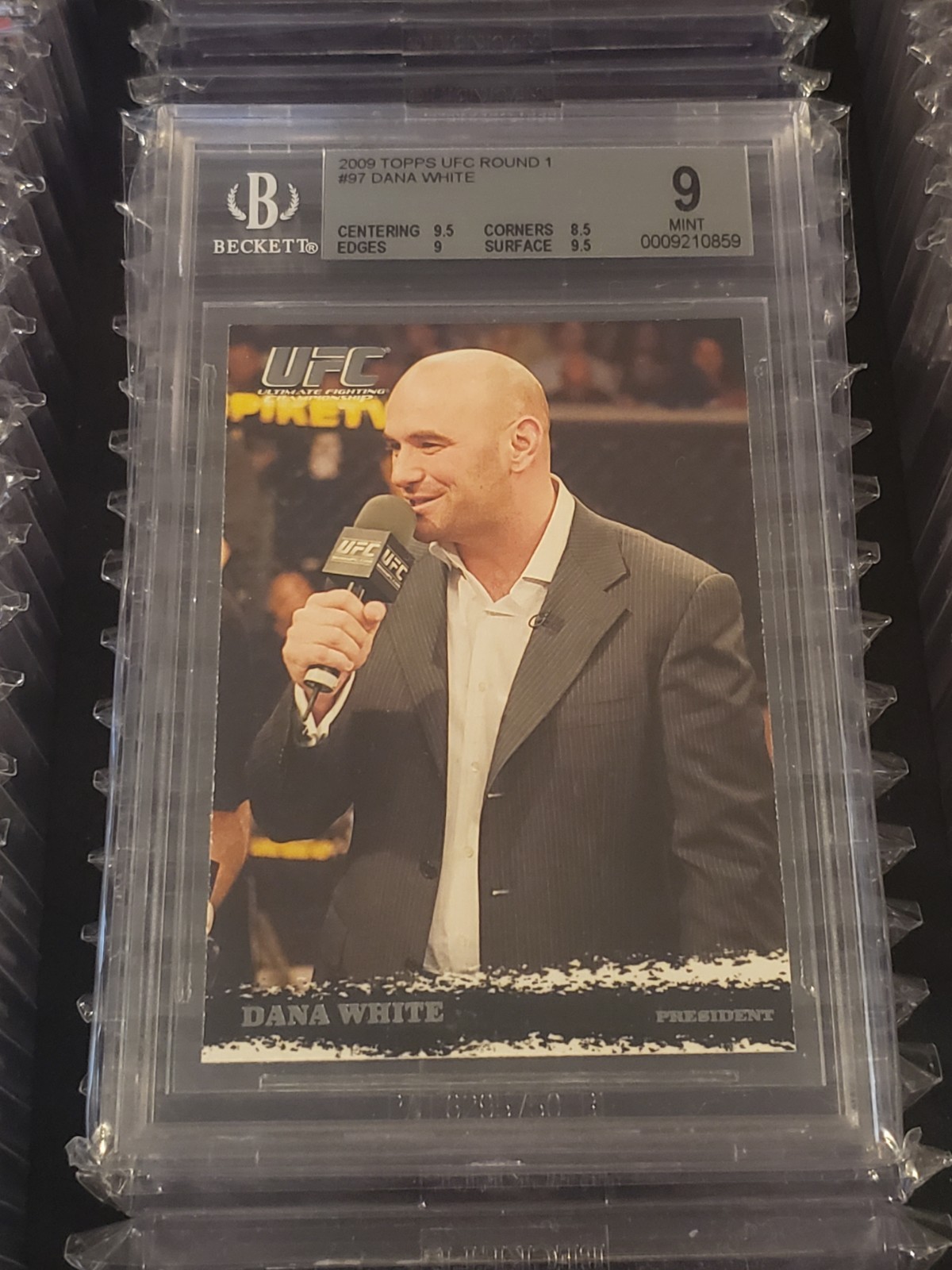 2009 TOPPS UFC ROUND 1 DANA WHITE DEBUT ROOKIE RC BGS 9 MINT