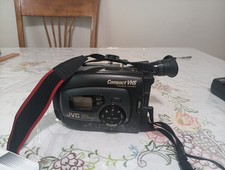 JVC Compact VHS camcorder, GR-AX76U, 18X optical, 1 batt/charger Works