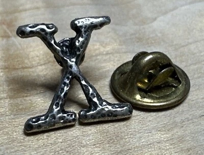 Vintage 1993 X-FILES Premier Promo Anstecknadeln Hutnadeln 1 cm x 1,5 cm!  RAR! - Bild 1 von 4