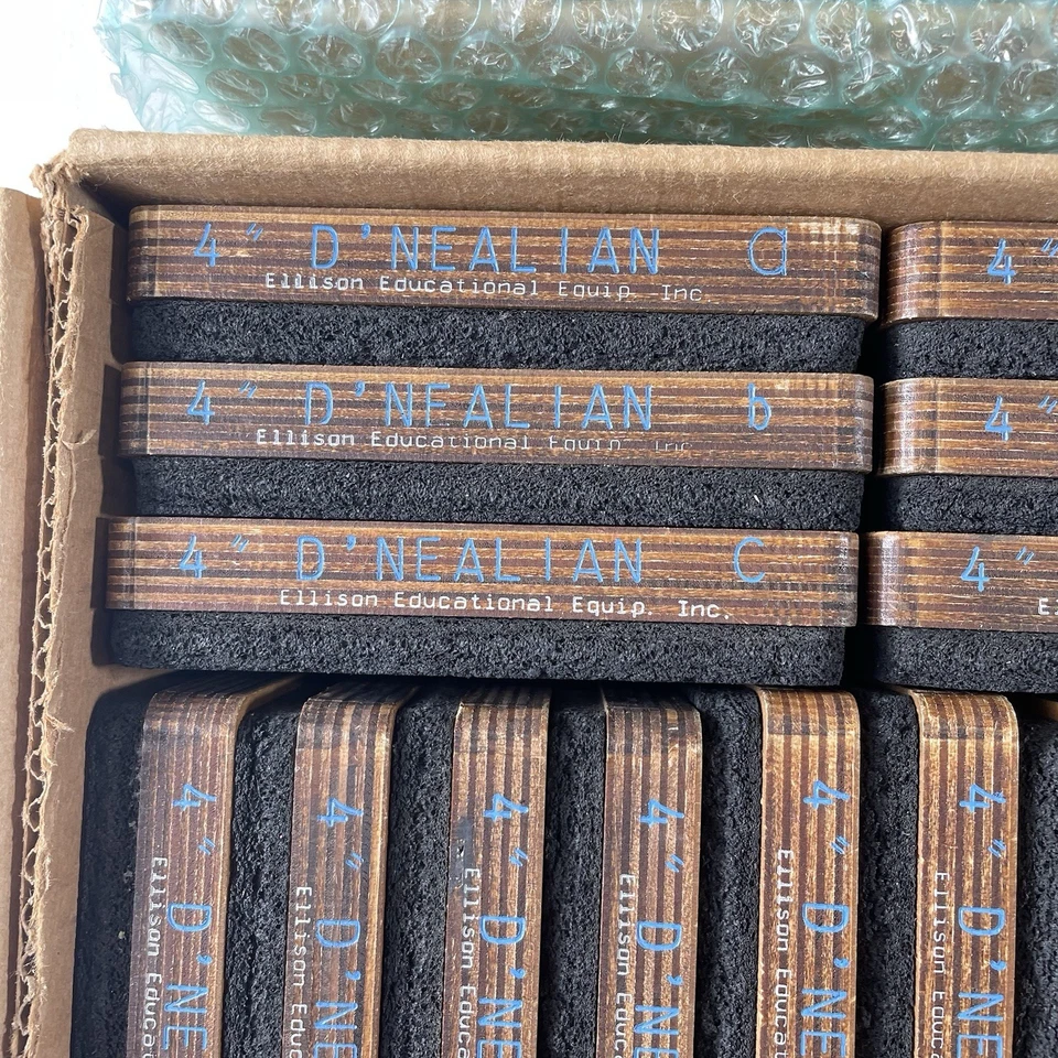 Juego completo de 52 troqueles de madera Accucut Ellison alfabeto mayúscula e inferior 5X6ea Foto 4 de 4