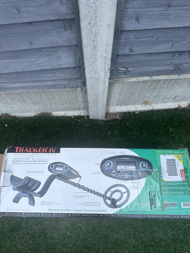 Bounty Hunter Tracker IV Metal Detector + HeadPhones Boxed - Picture 10 of 14