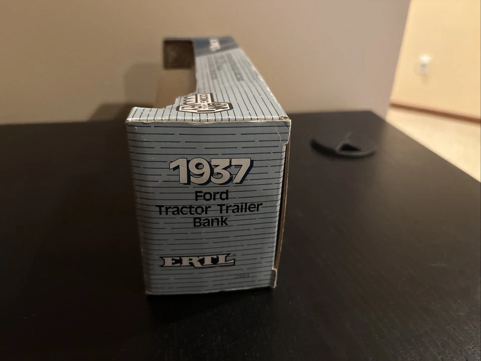 ERTL 1937 Ford Tractor Trailer Bank 50th Anniversary Super Valu (1992) Orig Box - Image 4 of 4