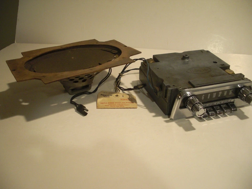BONITA RADIO AM 1961-1963 Ford Thunderbird con altavoz original C3SA-18A905 B Foto 2 de 4
