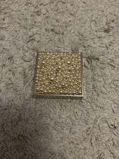 Chantecaille Moonlit Perle Glow Powder / High...