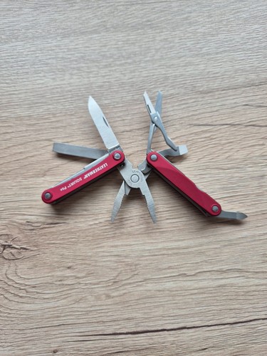 Leatherman Squirt PS4 Rot, mit Lederholster. - Bild 3 von 8