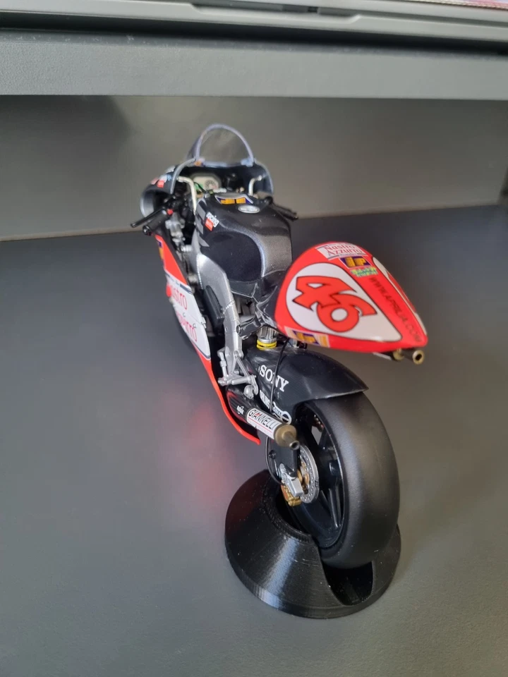 Minichamps 1/12 GP250 Motorcycle STAND . APRILIA ROSSI ETC - Image 4 of 4