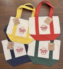 BRAND NEW with TAGS Trader Joe’s Holiday Canvas Mini Tote Bag Set of 4 SHIPS NOW