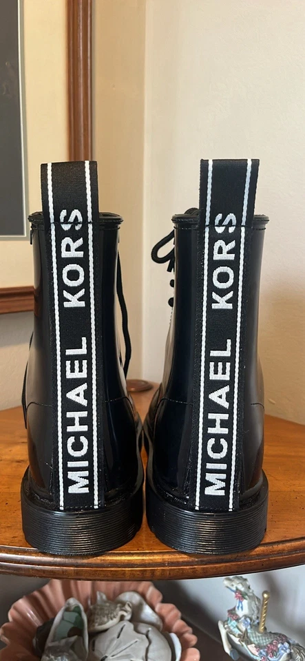 Botas de chuva Michael KORS TAVIE MK BLACK LACE UP COMBAT femininas tamanho 10 - Imagem 2 de 4