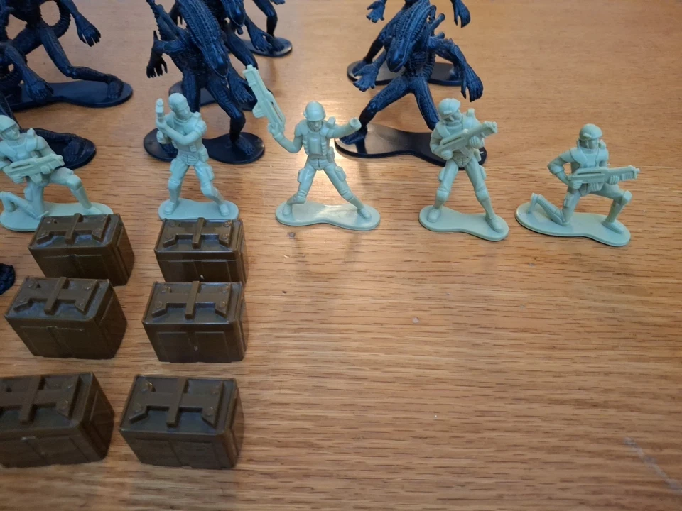 Lote de figuras de marines Palisades TreeHouse niños extraterrestres tierra USCM Foto 4 de 4