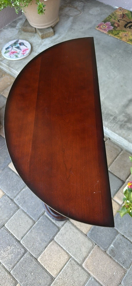 Mesa de abraço de parede Bombay Furniture Company vintage meio círculo madeira - Imagem 3 de 4