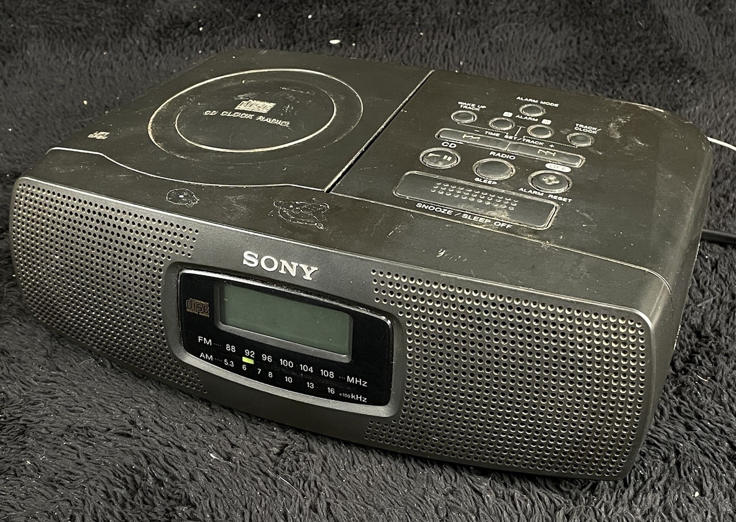Sony ICF-CD820 AM/FM Stereo Dual Alarm Clock Radio with CD Player Tested - WORKS