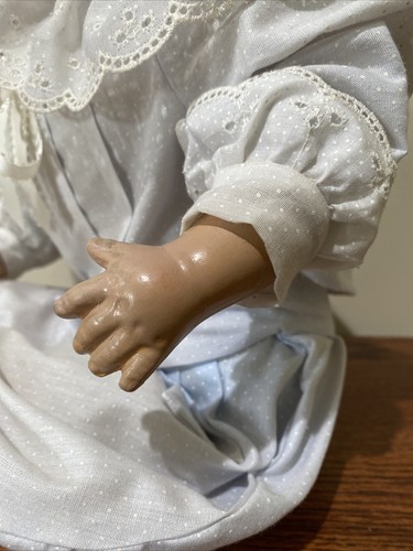 Composition Doll Unmarked 21” Cloth Body, Black Hair (L) - Picture 4 of 11