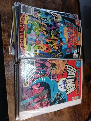 Lot Of 18 VINTAGE DC Comic Books.  Batman.  Superman.  Detective Comic. ...