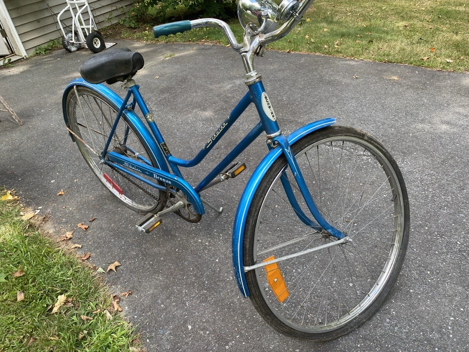 Vintage Schwinn Breeze  26" Bicycle - Image 2 of 4
