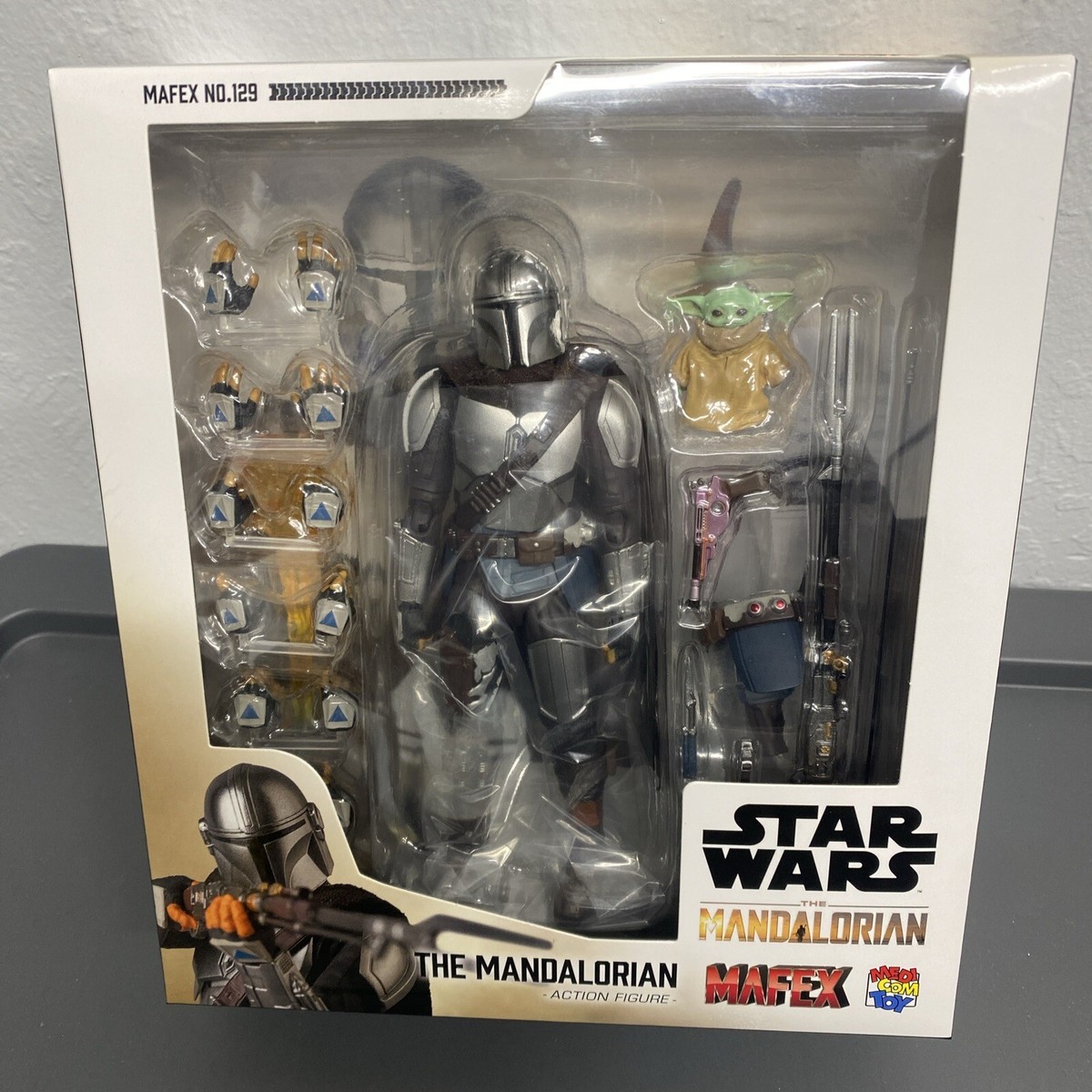 Medicom Toy MAFEX No.129 The Mandalorian Action Figure