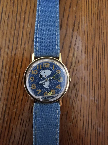 Vintage Timex Snoopy Tennis Wind-Up Watch