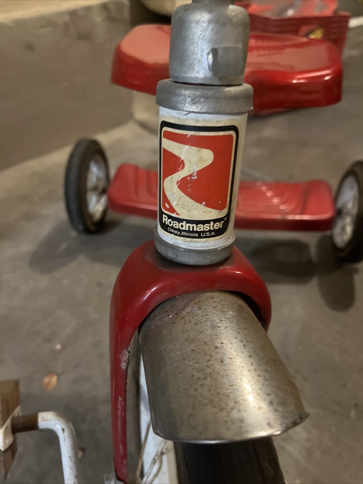 Vintage Roadmaster Tricycle for Kids, Red And White, 25" tall handlebar