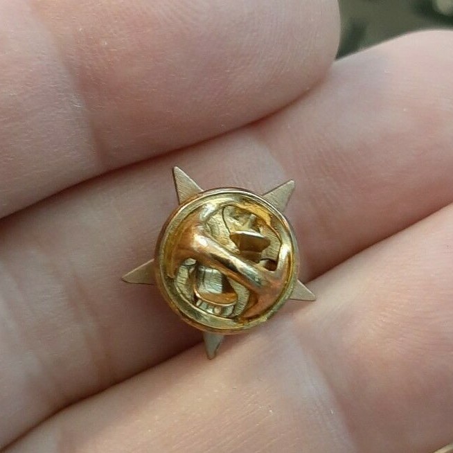 03 Star Vintage Metal Pinback