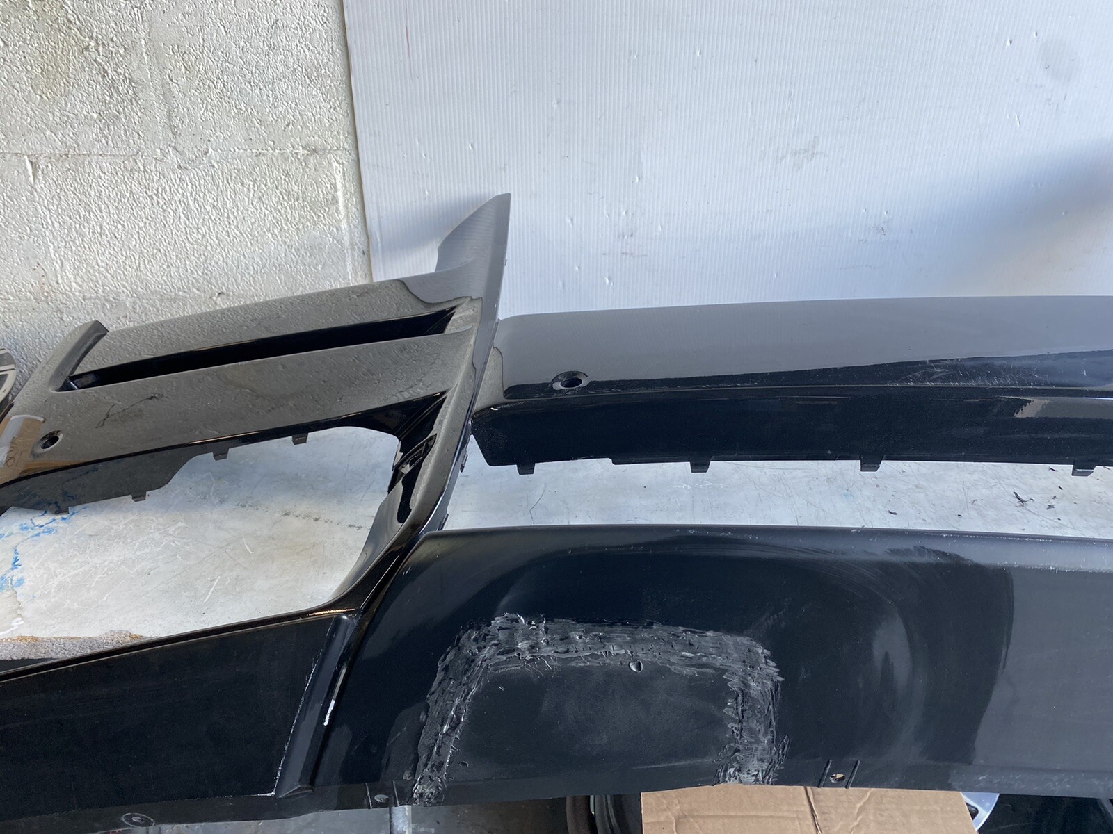 #1044 ROLLS ROYCE CULLINAN OEM FRONT BUMPER BLACK 51117448895