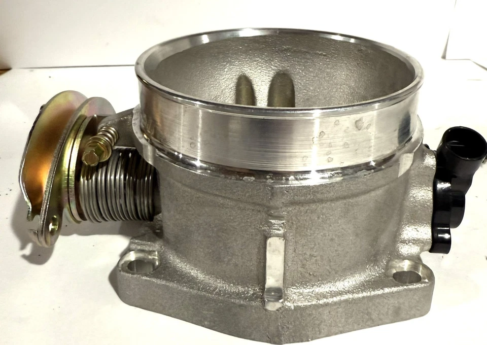 Cuerpo del acelerador Edelbrock #3864 Victor serie LS 90 mm - funciona con cable (LS1/LS2 Fl Foto 4 de 4