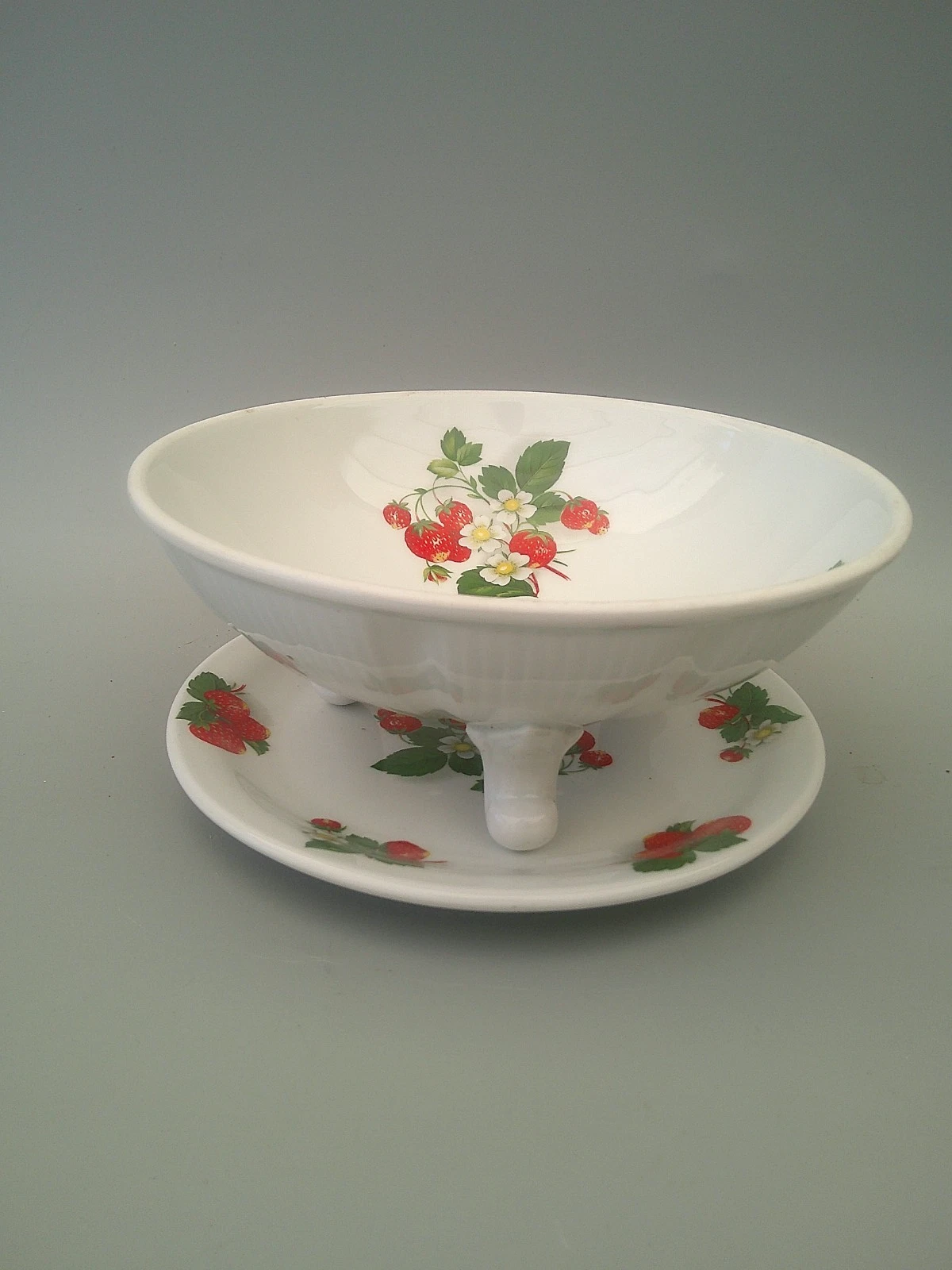 Vintage Pillivuyt France Porcelain berry strainer
Opens in a new window or tab