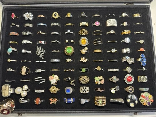 Vintage To Now Lot Of 100 Unique Fashion Costume Jewelry Rings As Pictured