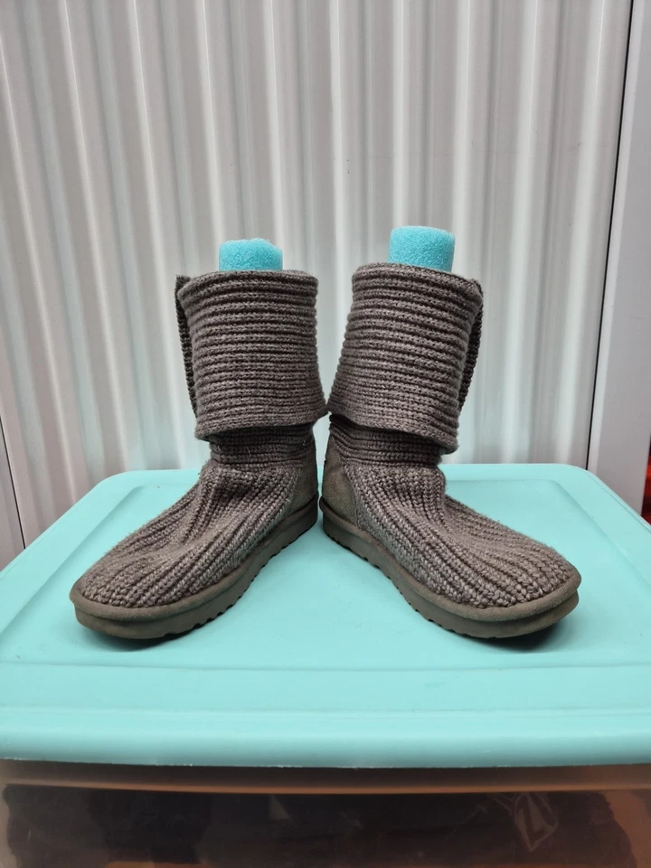 Botas grises de lana tejida UGG "Cardy Three Button" para mujer talla 8 Foto 4 de 4