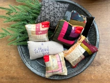 Primitive Stitchery A Tattered Past Antique Quilt Tucks Set of 7 Bowl Fillers