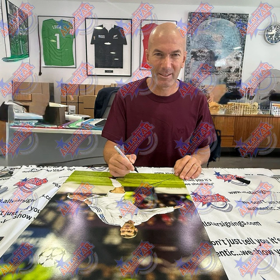 ZINEDINE ZIDANE SIGNED 16x20 REAL MADRID FOOTBALL PHOTO PROOF ALLSTARS EXCLUSIVE - Image 2 of 3
