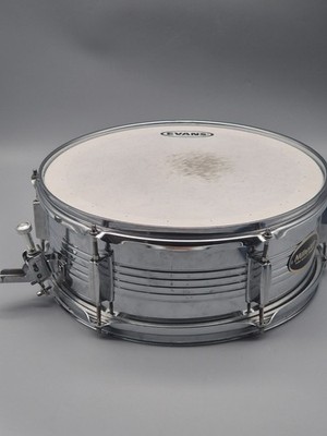 Millenium Snare Drum evans Schlagzeug Trommel 14''  gebrauchter Zustand