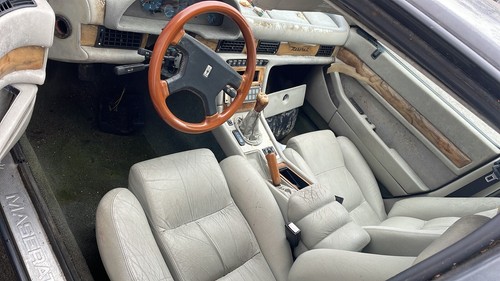 Maserati Biturbo 424 420 422  Sitze Grau Lederausstattung Innenausstattung