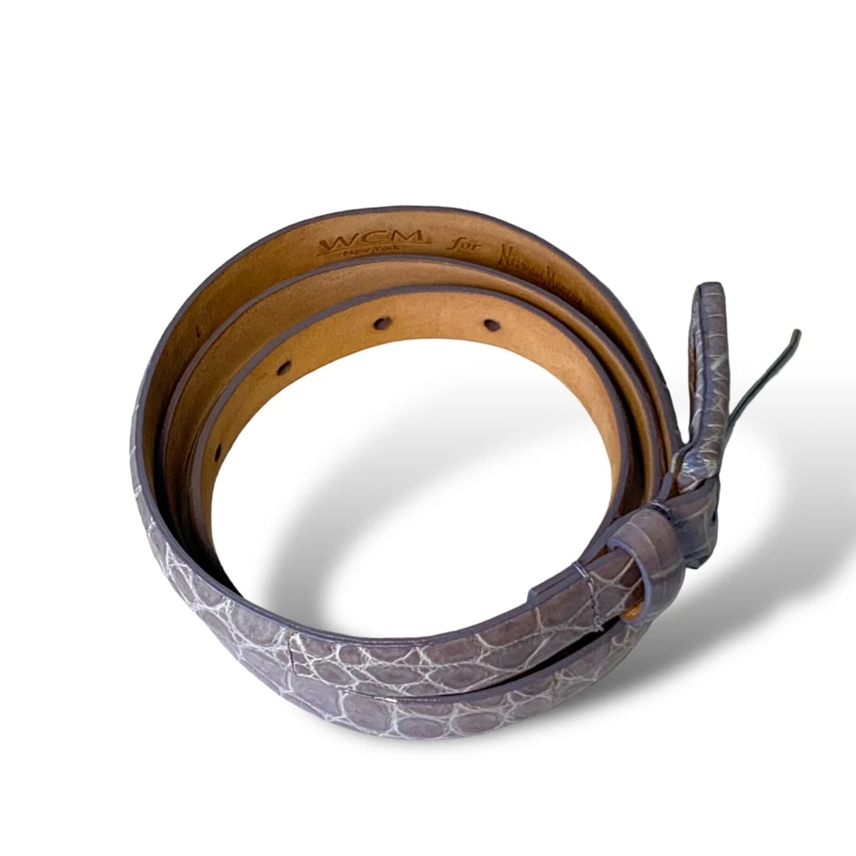 Cinturón delgado de cuero de cocodrilo genuino WCM Neiman Marcus talla L púrpura silencioso de lujo Foto 2 de 4