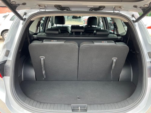 2019 Hyundai Santa Fe 2.2 CRDi Premium Auto 4WD Euro 6 (s/s) 5dr 7 Seat ESTATE D - Picture 17 of 24