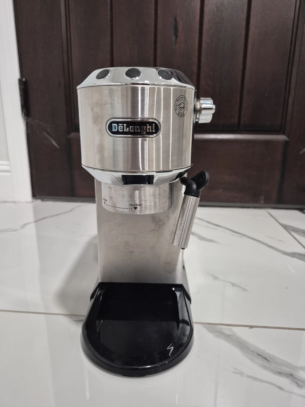 DeLonghi EC680M Dedica Deluxe Espresso Coffee Maker Machine READ NO ACCESSORIES