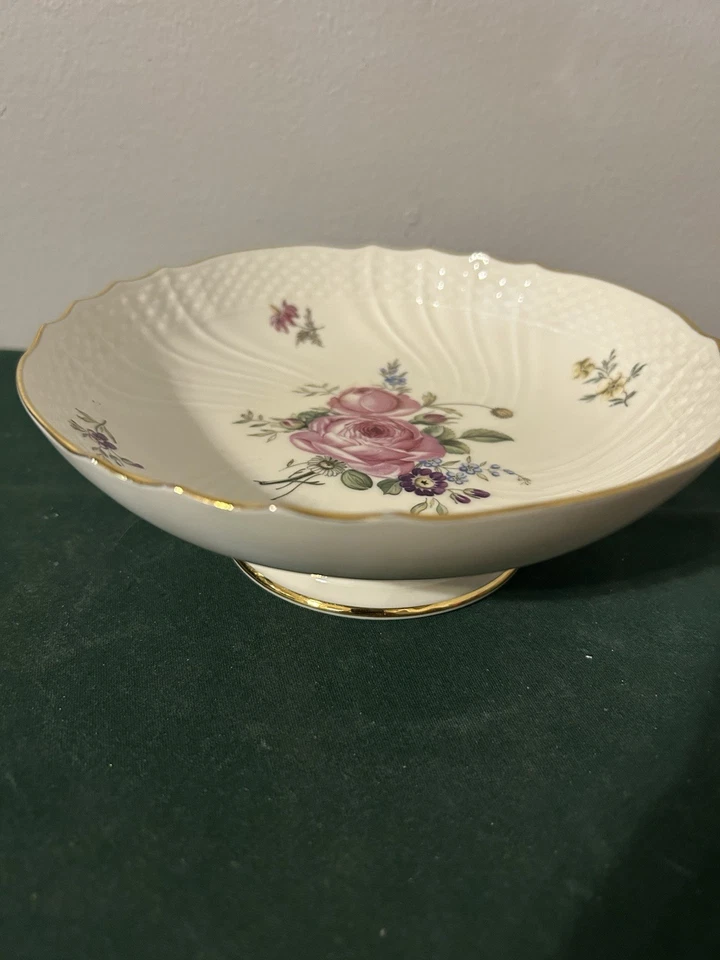 Это тарелка для торта на низких ножках Royal Copenhagen Frijsenborg или пьедестальная чаша. - Изображение 2 из 2