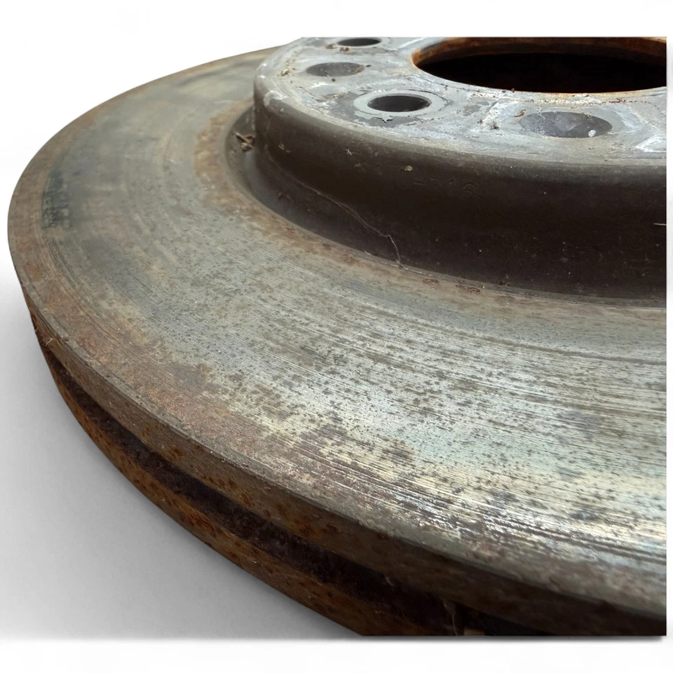 Front Disc Brake Rotors RIGHT + LEFT from 2017 Chevrolet Malibu 10358205 - Image 2 of 4