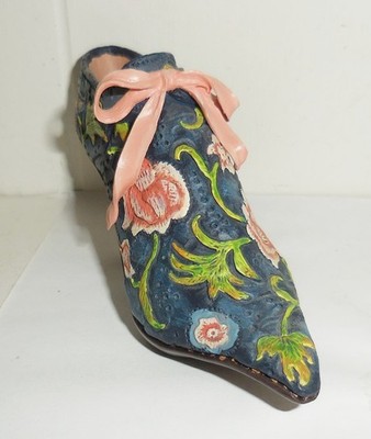 VINTAGE KAIN WILLITTS SHOE FIGURINE JUST THE RIGHT SHOE VERSAILLES DESIGN