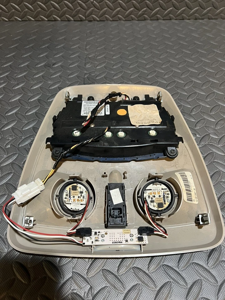 Chrysler Aspen Dodge Durango 2007-2009 domo superior pantalla de luz 56046107AA Foto 3 de 4