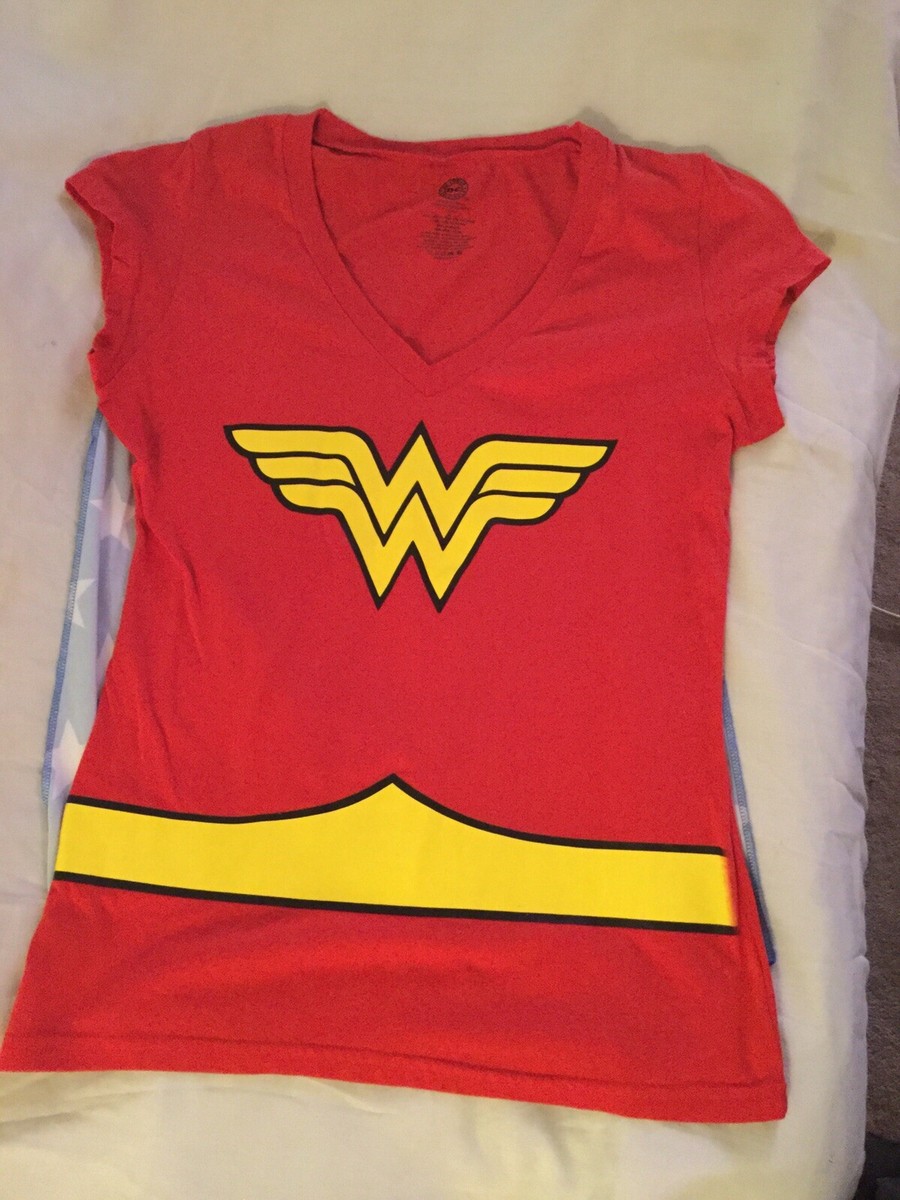 Halloween Size XL teen Wonder Woman shirt with cape DC Comics