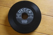 BILL HALEY "DIM THE LIGHTS / HAPPY BABY" 45 RPM 7" SINGLE G+ RECORD [D31-33]
