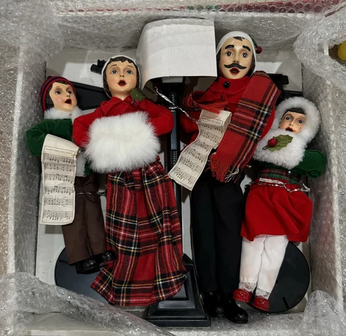 Brinn`s Vintage Christmas Carolers 1986 Set Figures Dolls Holiday Decor