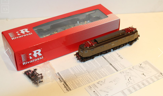 Locomotive électrique E.424, FS, Ep V - RIVAROSSI HR2874 - HO 1/87 Locomotive électrique E.424, FS, Ep V - RIVAROSSI HR2874 - HO 1/87