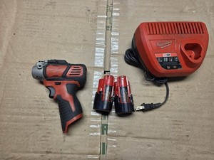 Milwaukee 2438-20 Cordless Variable Speed Polisher/Sander w batteries & charger