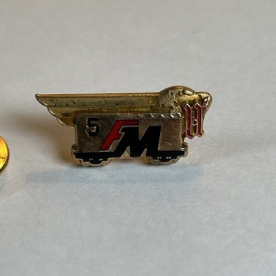 FM HALLIBURTON Gas Oil Co 5 Yr Employee Service Award Pin 1/20 10K GF Flying H