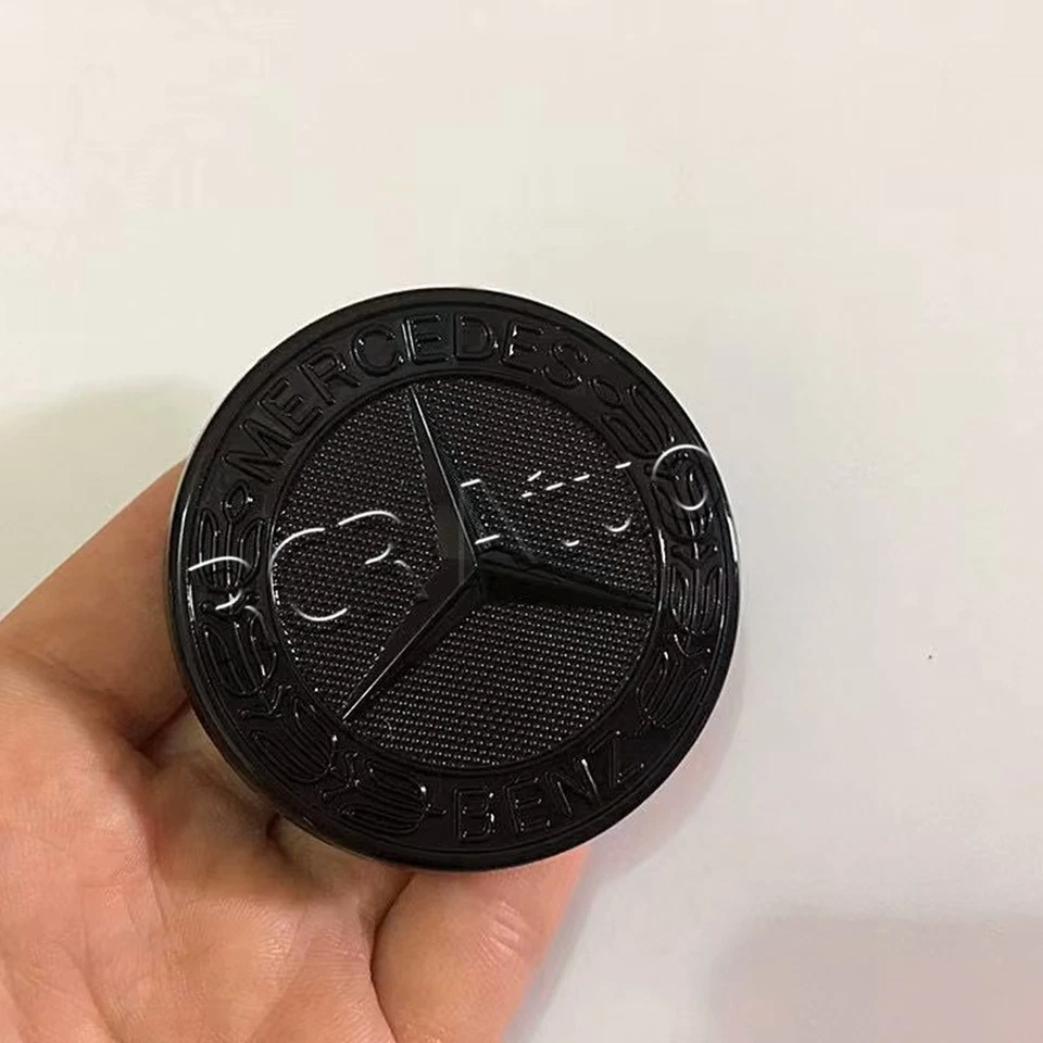 1 pieza CAPÓ DELANTERO 57mm NEGRO BRILLANTE EMBLEMA A2048170616 Para MERCEDES BENZ C300 C43 Foto 2 de 4