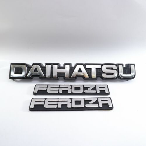 DAIHATSU FEROZA GRILL EMBLEM BADGE STICKER DECAL NEW Set - Picture 3 of 10