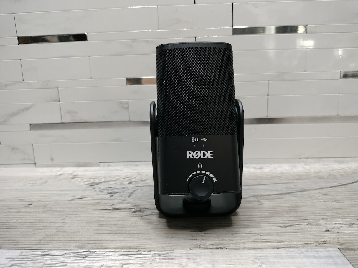 Rode NT-USB Microphone no stand