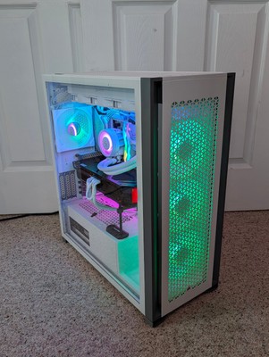 Custom Gaming PC - 9950x / 9070XT / 32GB Ram