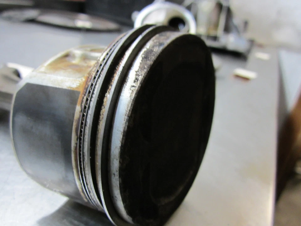 Pistón y biela estándar para 05-07 Volkswagen Touareg 3.2 Foto 2 de 4